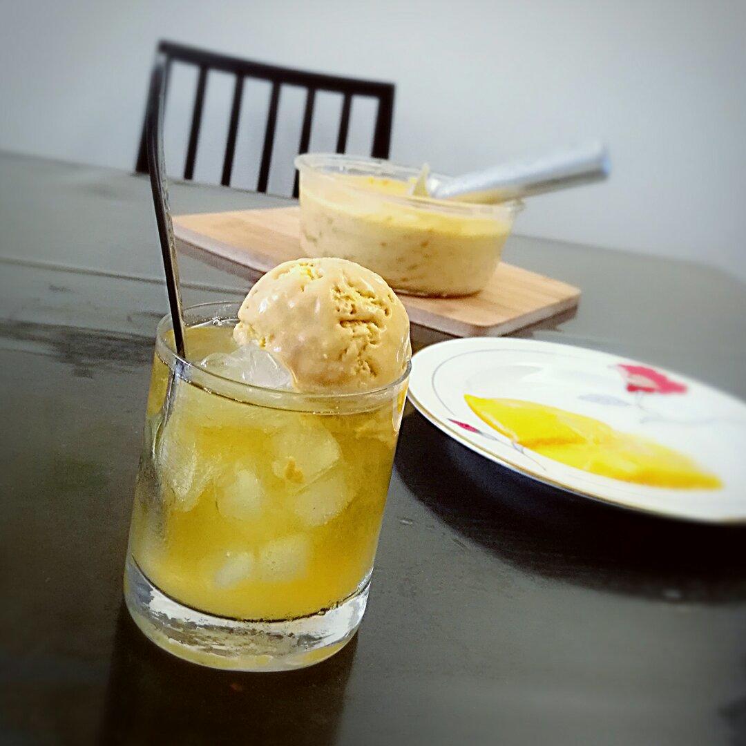 别致的南瓜焦糖冰淇淋