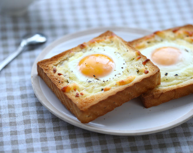 懒人早餐 | 芝士鸡蛋烤吐司的做法