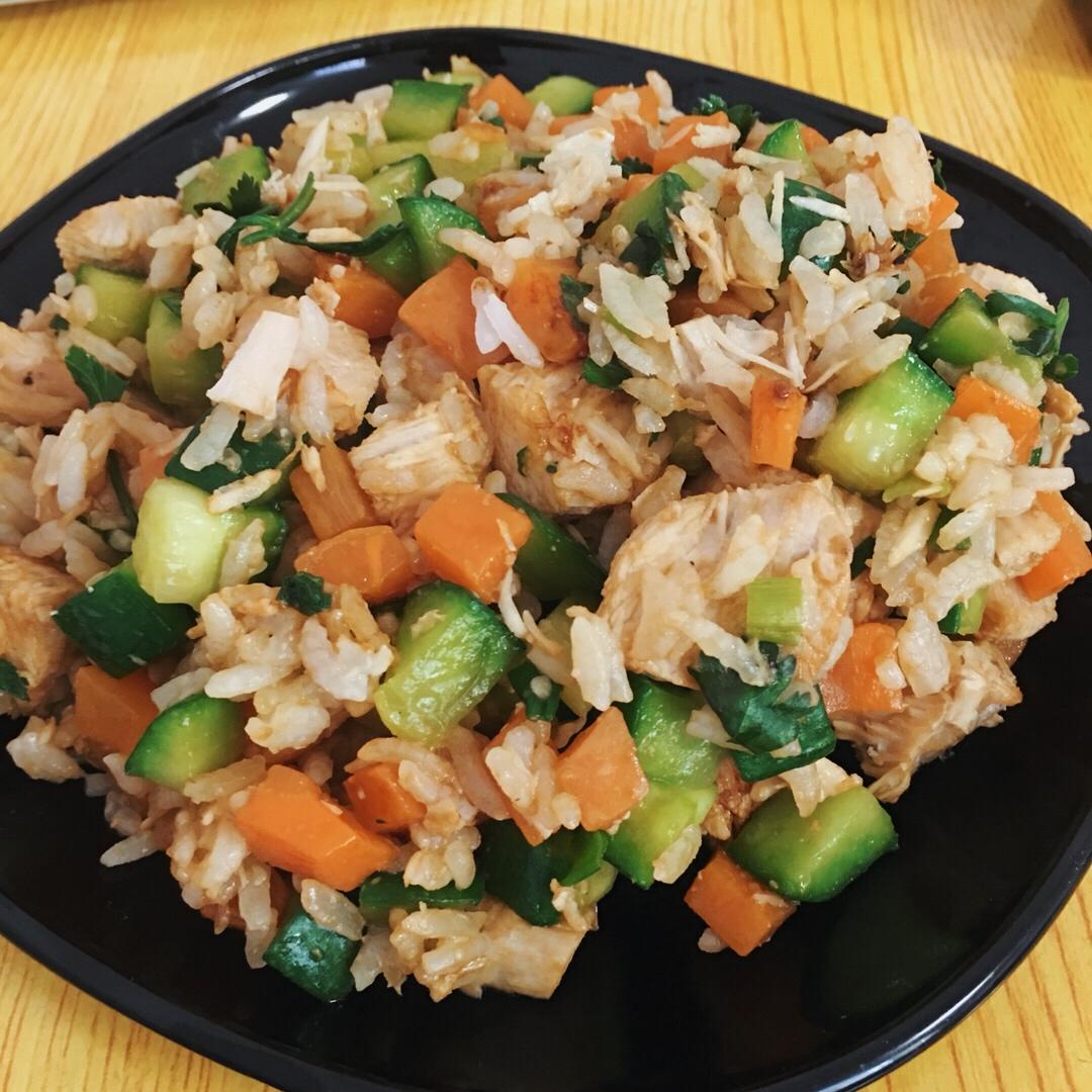 胡萝卜黄瓜鸡胸肉