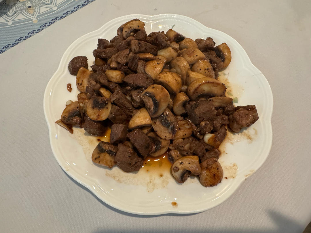 蒜香口菇牛肉粒