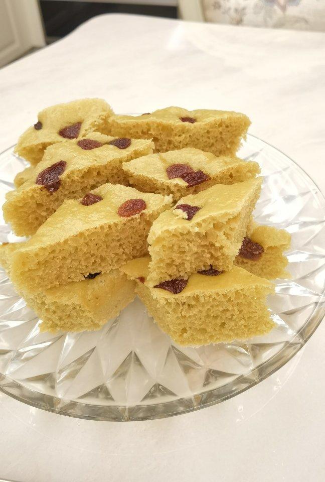 Q弹柔软的红糖葡萄干发糕