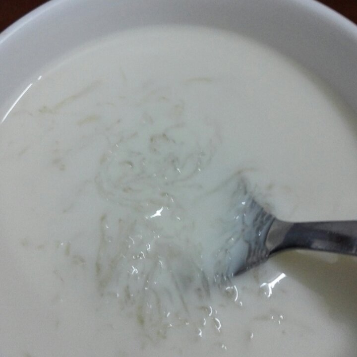 鲜奶炖燕窝