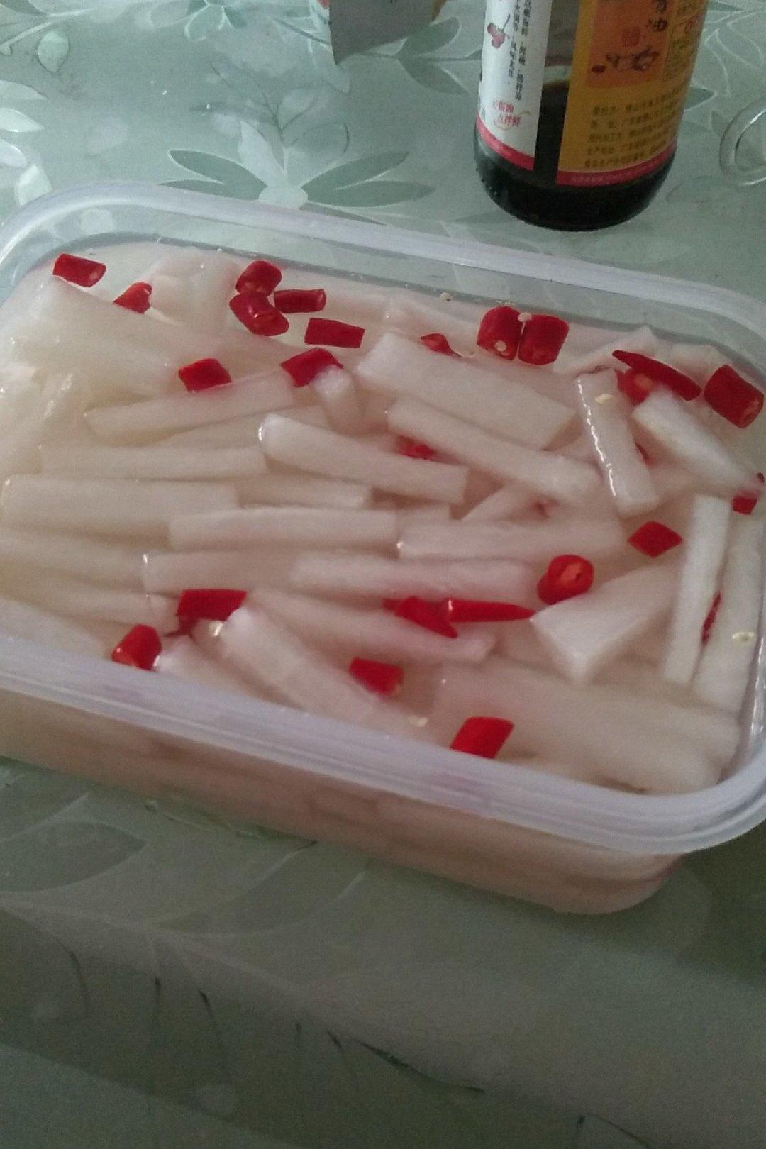 爱儿璇做的酸甜爽口脆萝卜