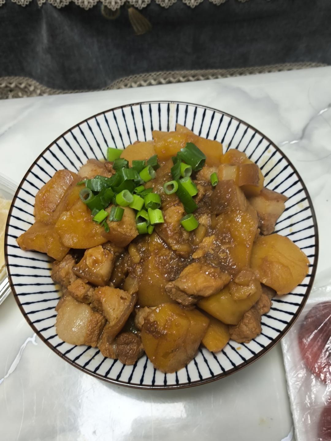 红烧肉炖土豆（丝毫不腻）