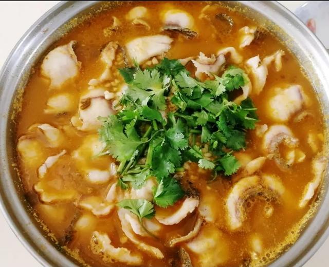 金汤酸菜鱼,温和酸爽,润而不燥,加点南瓜养生啊~的做法