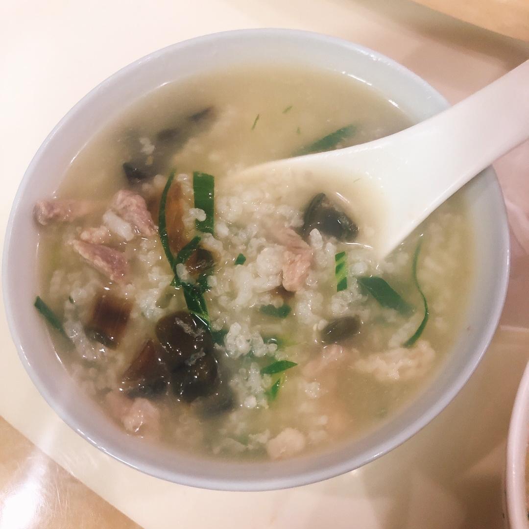 堂妈小厨——超好喝的皮蛋瘦肉粥