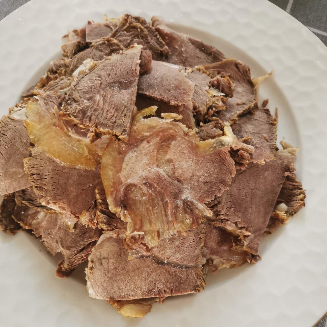 卤牛肉