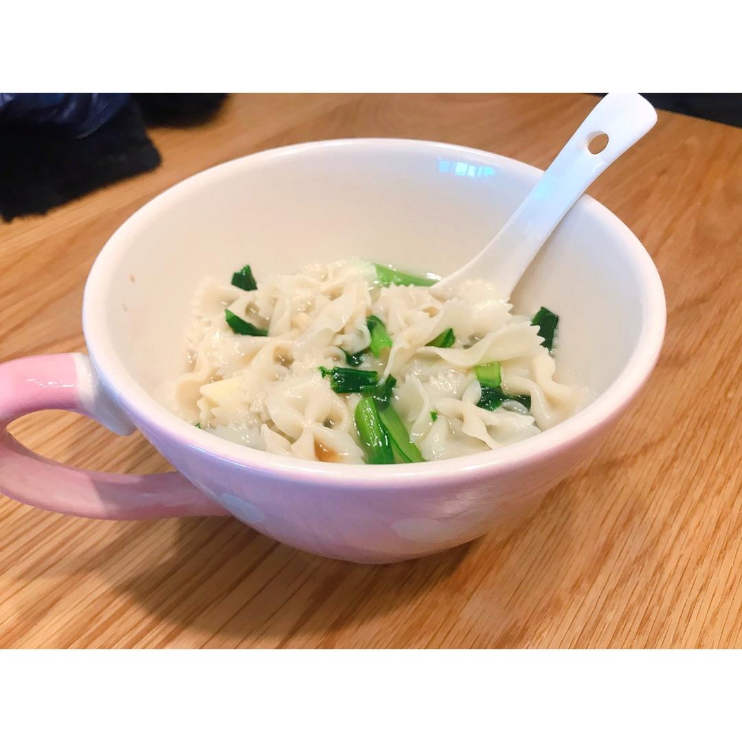 山药青菜蝴蝶面