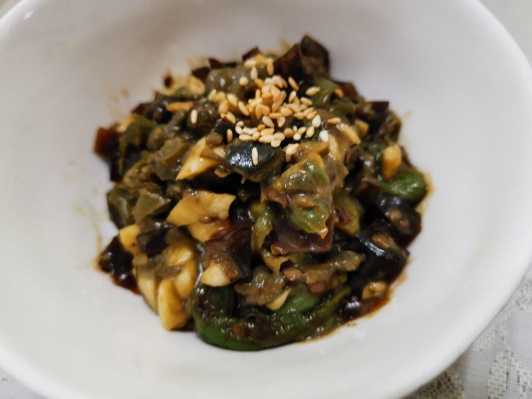 擂辣椒皮蛋茄子