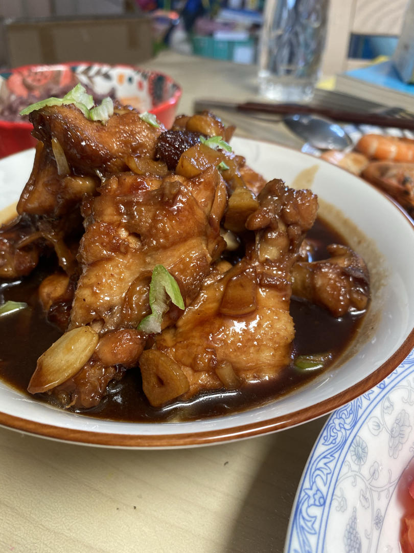 好吃到舔手指的「蒜香蜜汁鸡翅根」👍