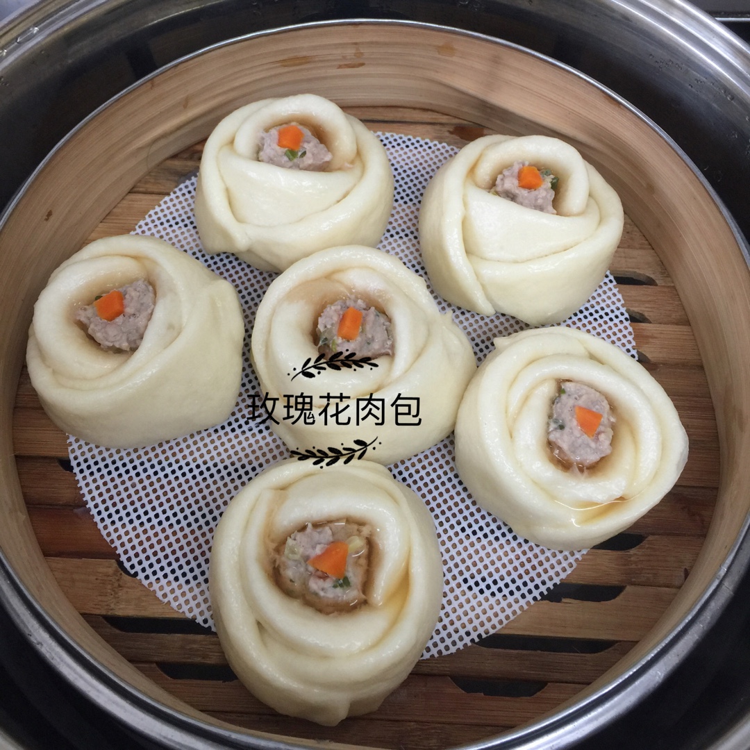 粉色少女梦幻玫瑰花面包