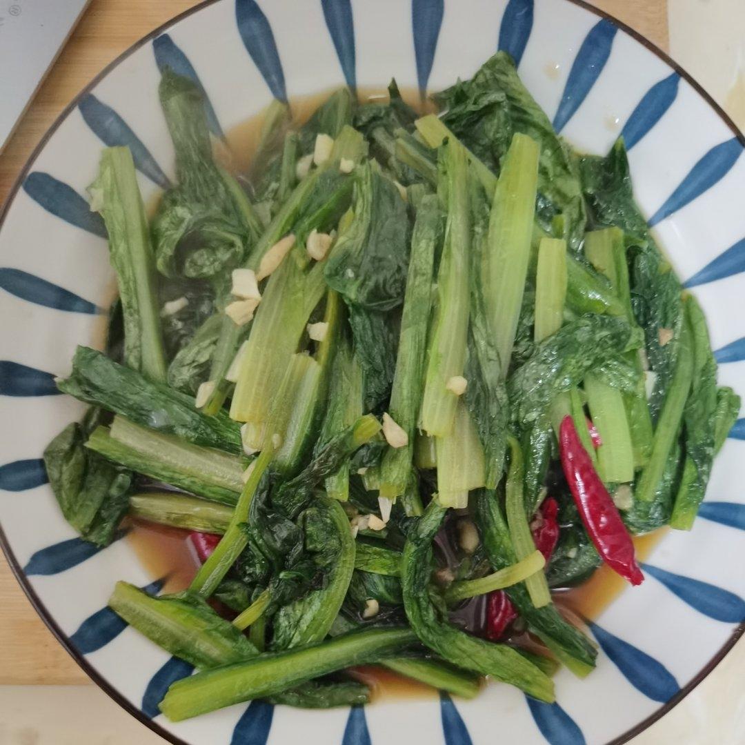 蒜蓉耗油清炒油麦菜，减脂快手菜，宝宝超爱，傻瓜步骤，屡试不爽，好吃且下饭，鲜香爽口！！