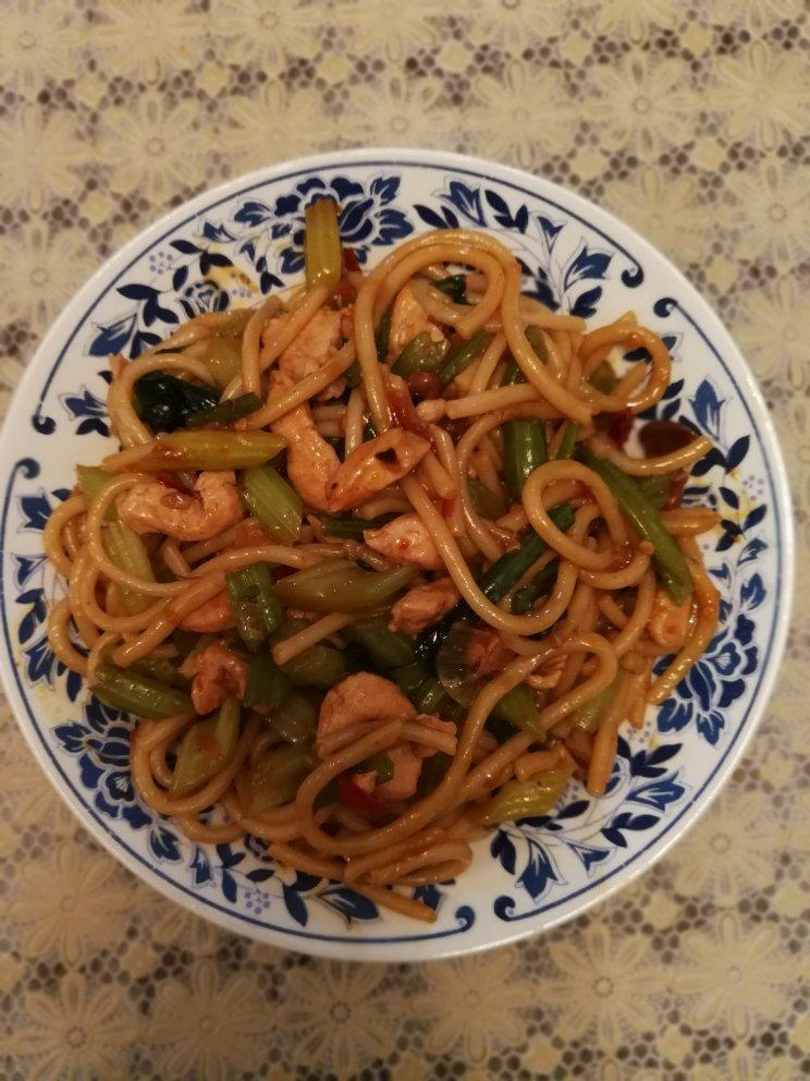 歹歹的新疆炒米粉