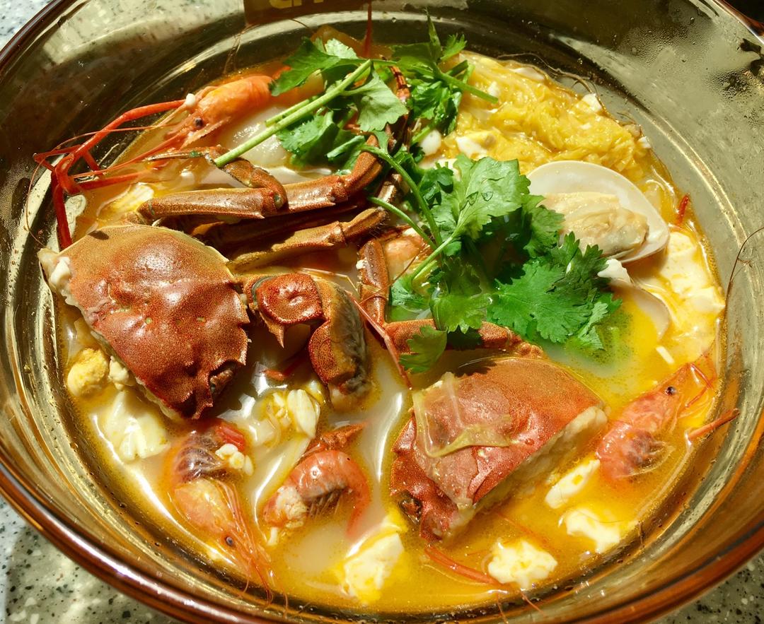家常菜 一锅鲜 carrie6做的一锅鲜 自己配了娃娃菜,干贝,咸肉,蛤蜊