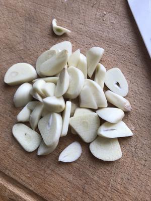 牛柳丝炒绿豆芽的做法 步骤3