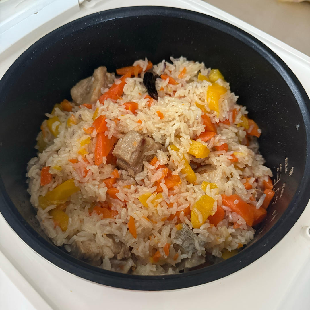 新疆羊排抓饭