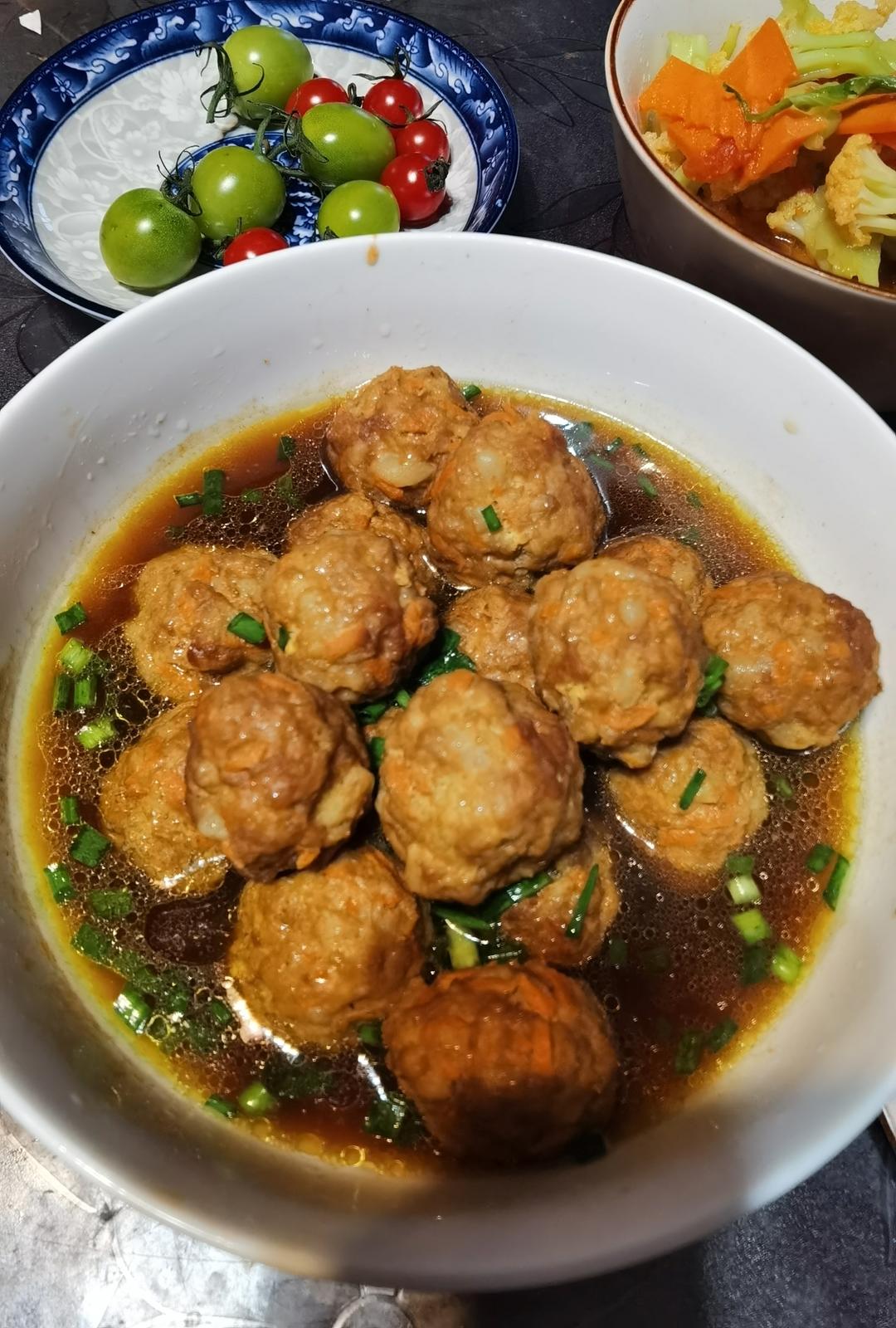 简单的红烧狮子头～拌饭太香了