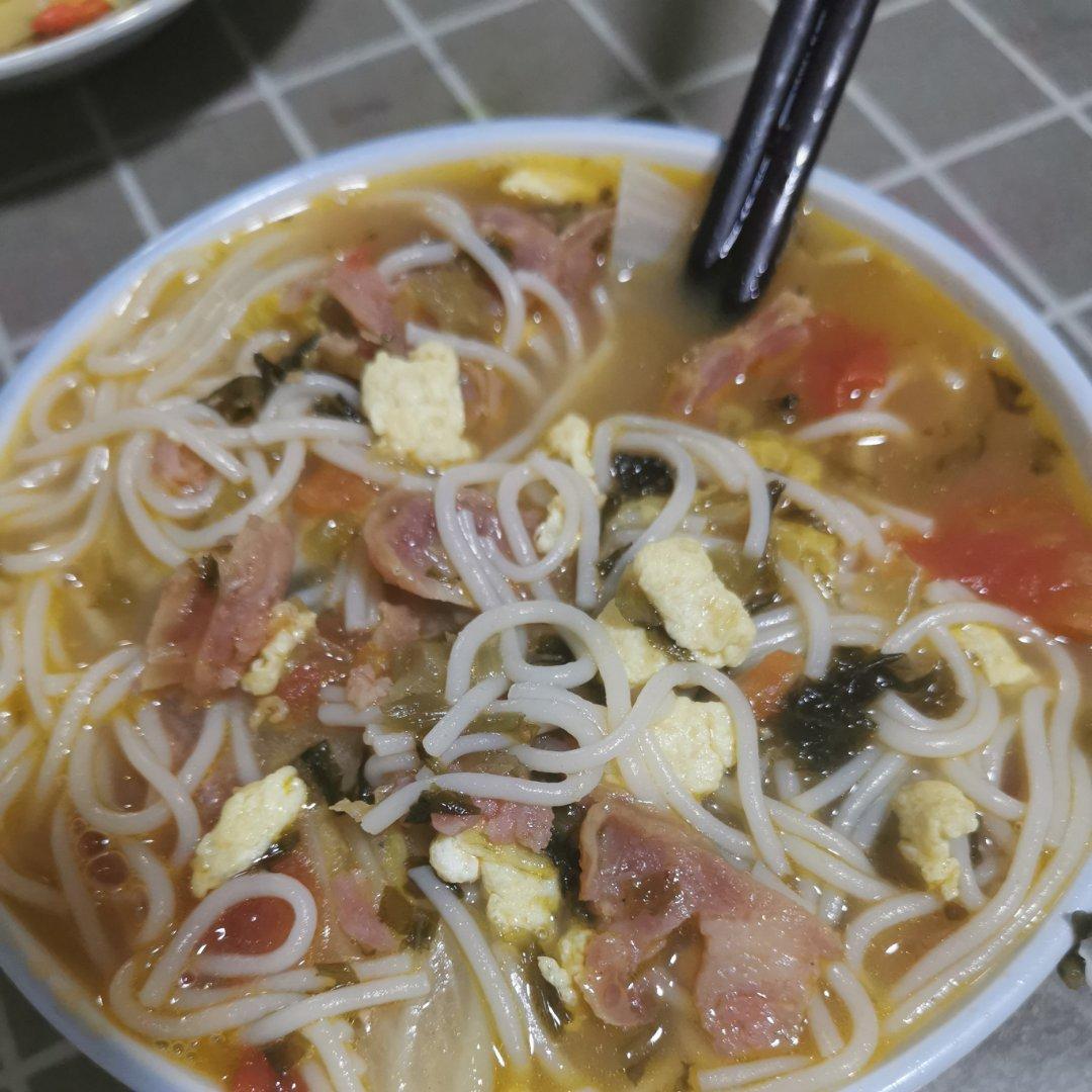 优和秀妈做的清淡美味的汤粉干