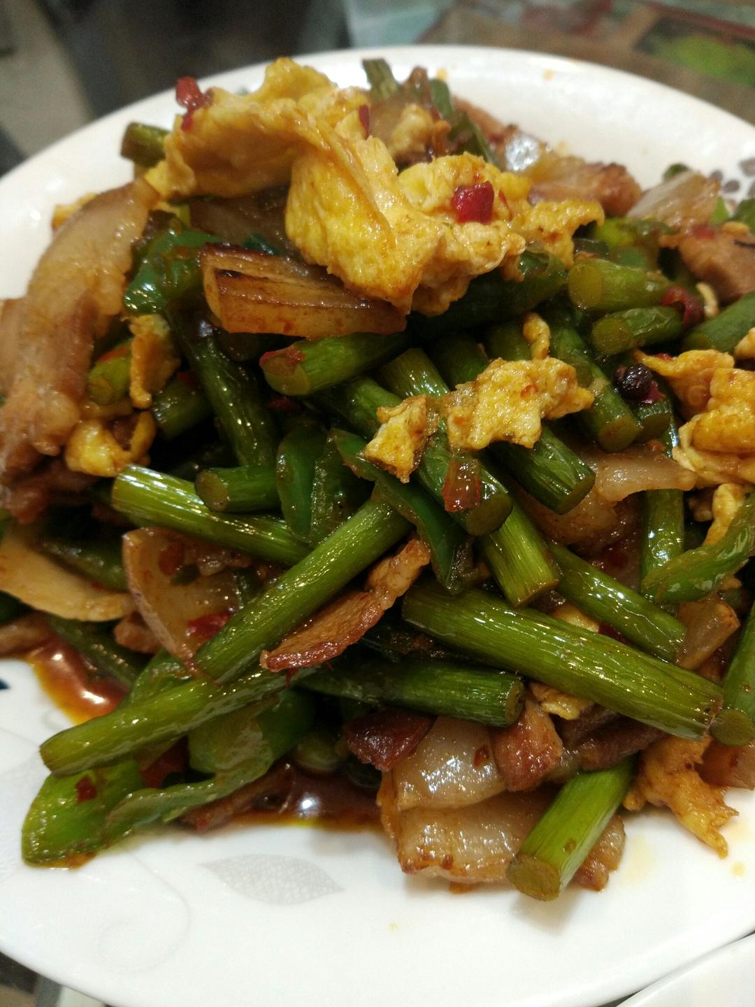 五花肉炒蒜苔 / 蒜薹炒肉
