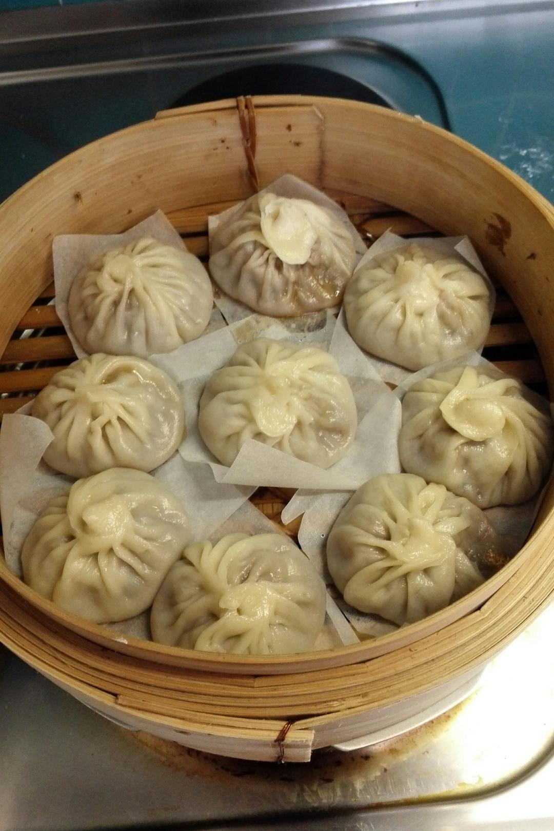 灌汤小笼包