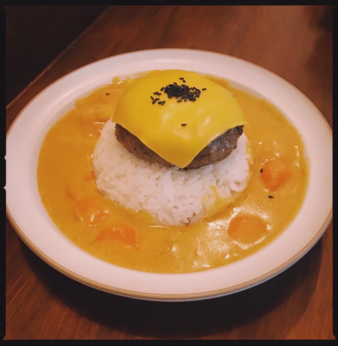 芝士汉堡肉咖喱饭
