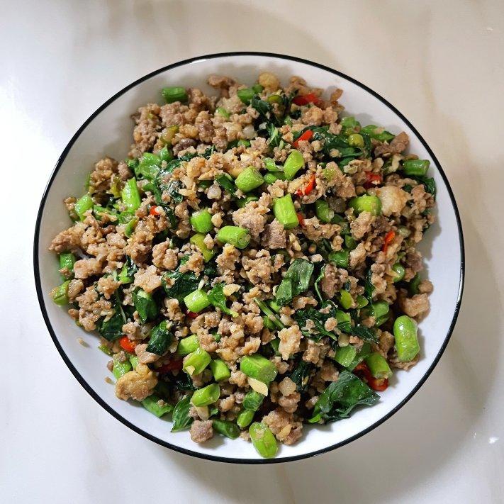 泰國羅勒炒肉末(ผัดกะเพรา)