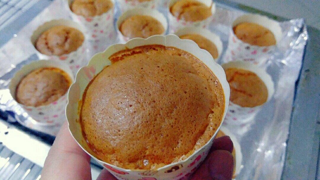 原味海绵纸杯蛋糕（非常适合裱花、盖糖皮的cupcake方子）