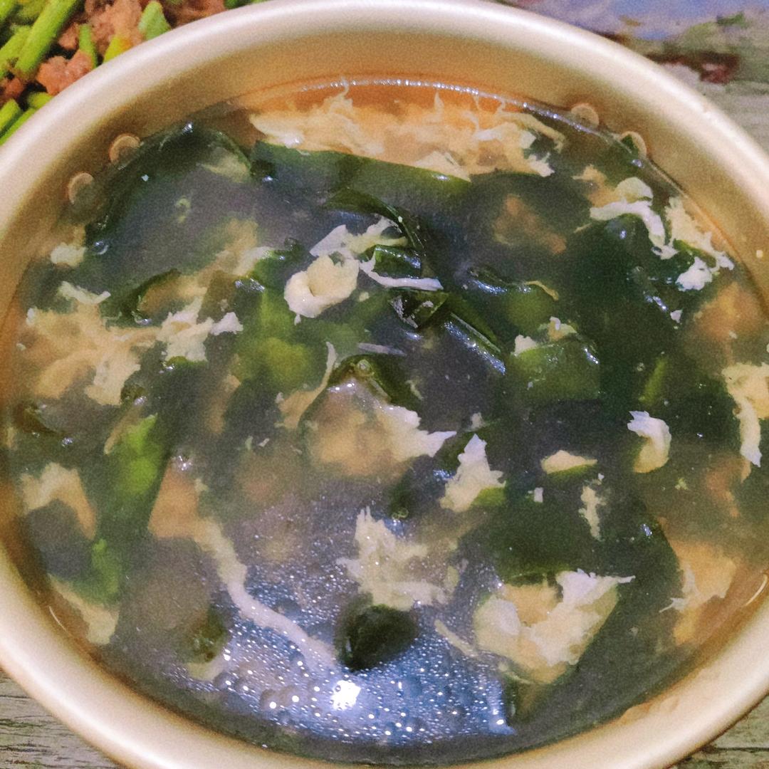 海带苗鸡蛋虾皮汤（补铁补钙）