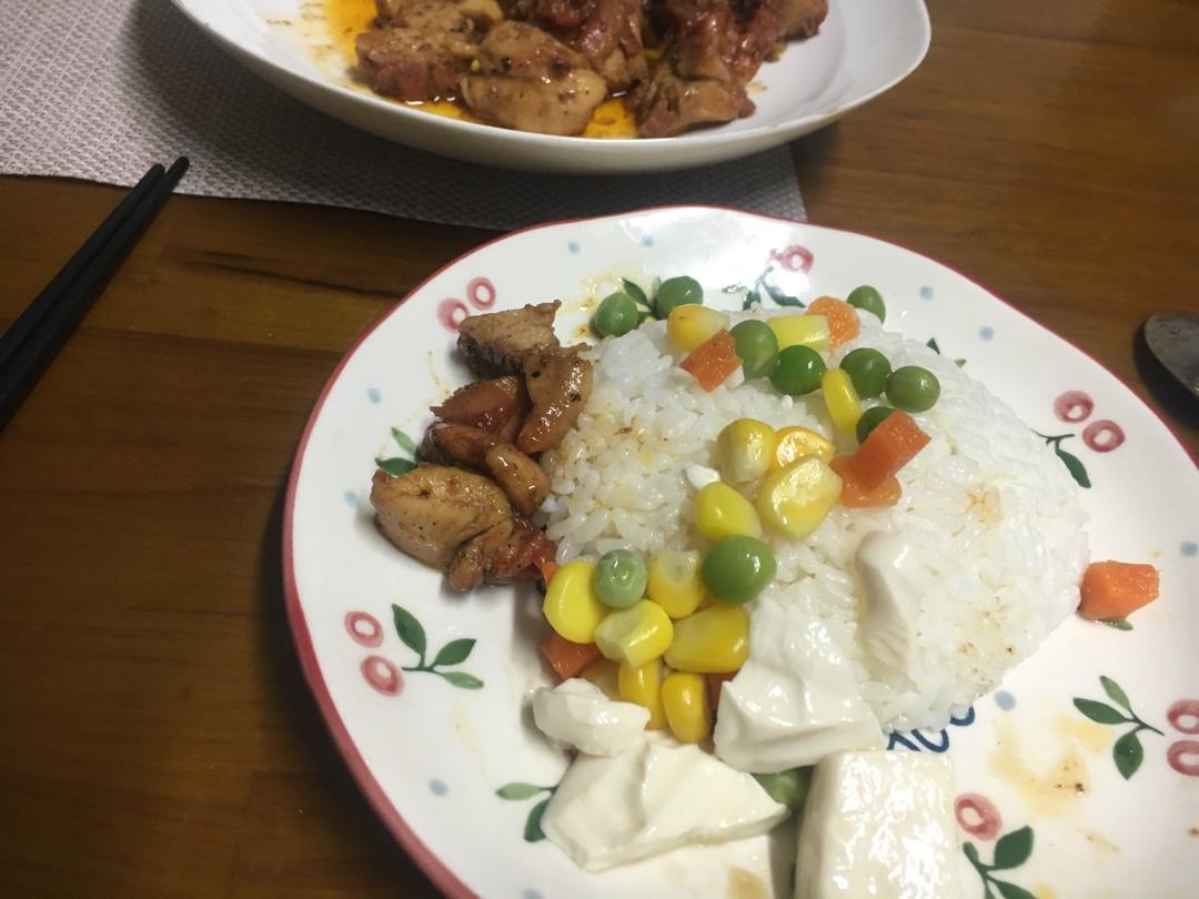简单易做的香煎黑椒鸡排 柠檬鸡腿肉做法