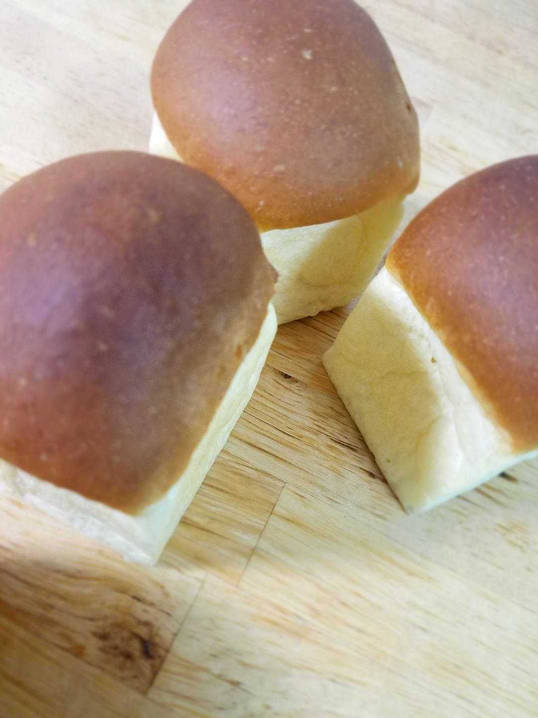 牛奶荔枝小方包