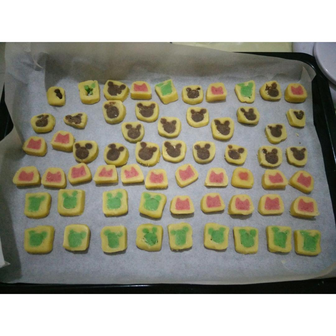 莹子做的超可爱不用模具版动物曲奇饼干造型合集小猪小猫青蛙小熊小兔