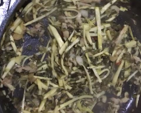 冬笋咸菜肉丝面的做法