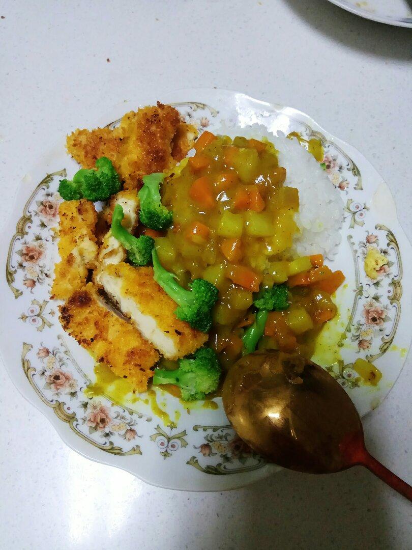 炸鸡排咖喱饭