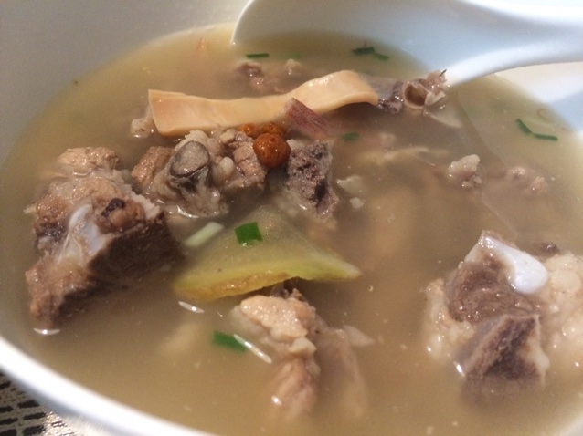 junn筠做的鱿鱼干炖萝卜排骨汤