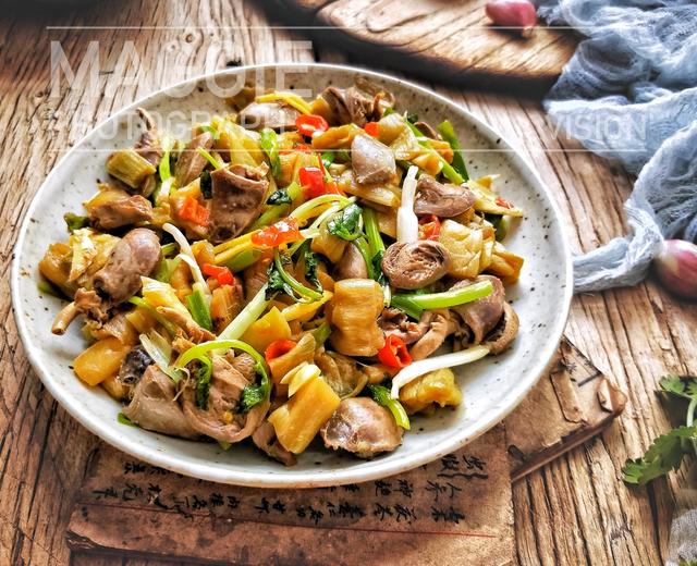 下饭菜~鸡心辣炒芋荷的做法