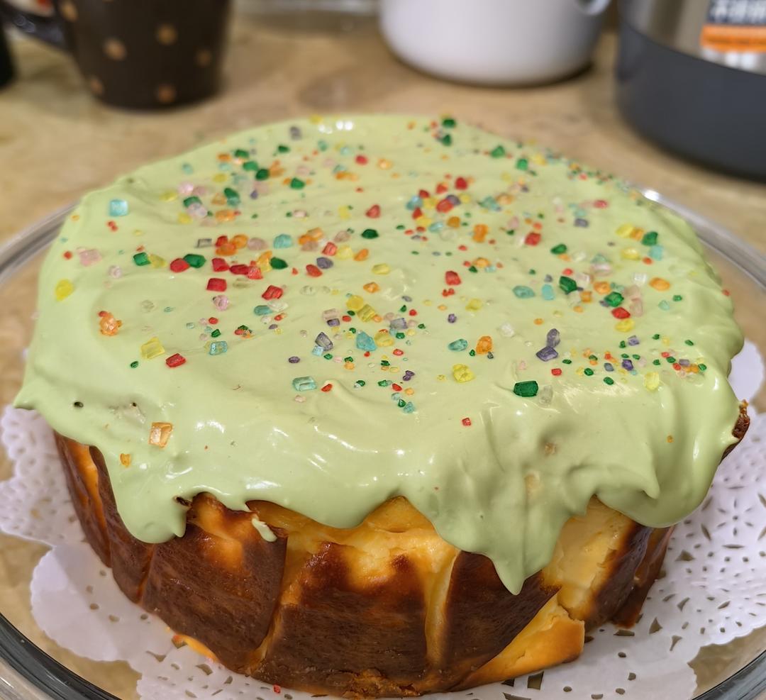 6寸开心果巴斯克蛋糕