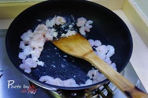 最传统的干脆面——翡翠虾仁两面黄的做法 步骤8