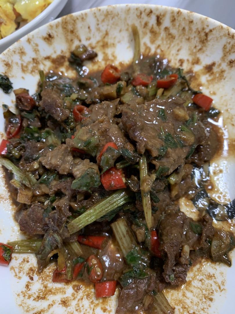 小炒牛肉（肉嫩味香）