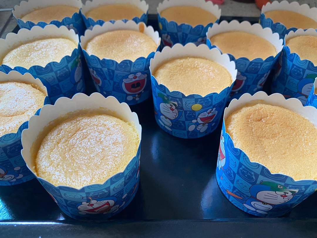 戚风小纸杯蛋糕