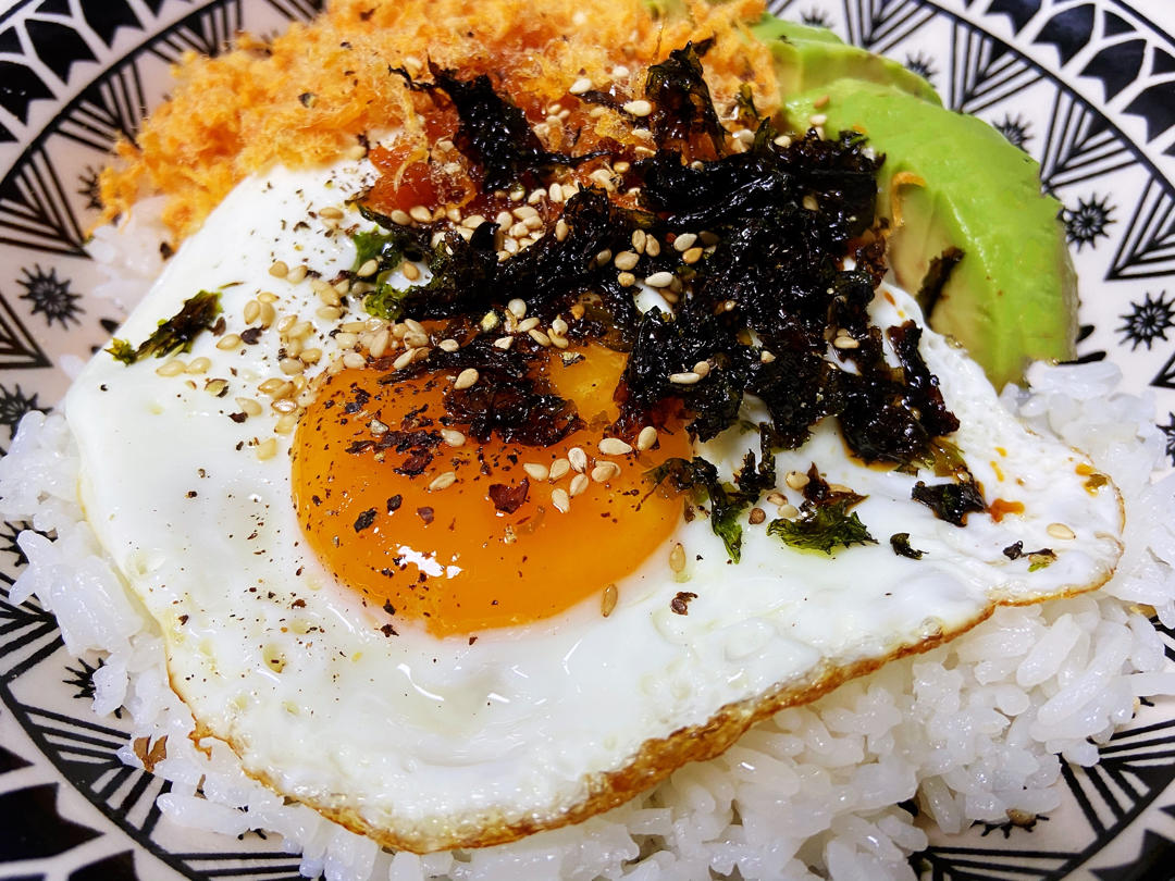 【0难度】牛油果金枪鱼拌饭