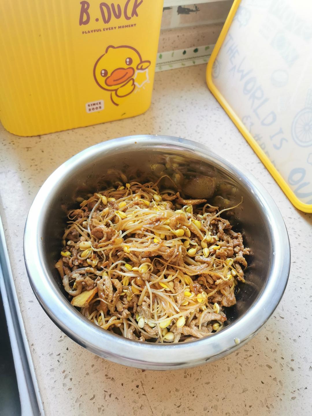 黄豆芽炒肉