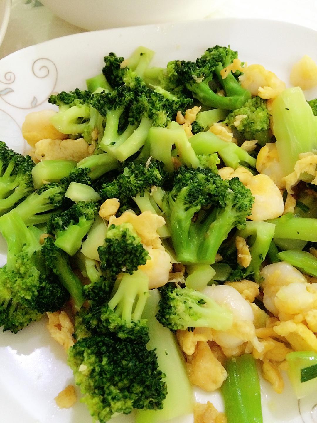 西兰花鸡蛋炒虾仁