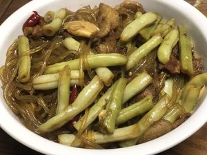 猪肉豆角炖粉条的做法 步骤6