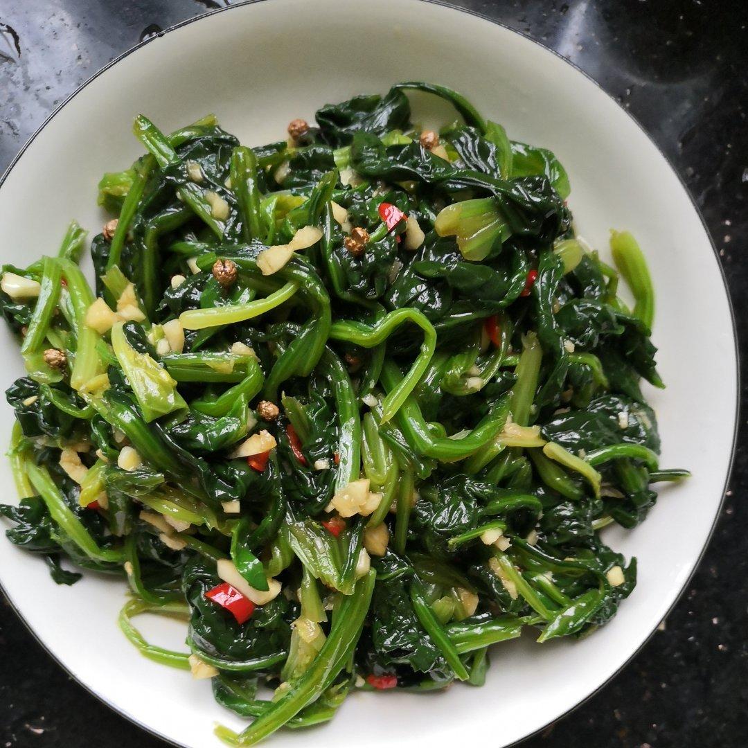 凉拌菠菜(家传秘方)