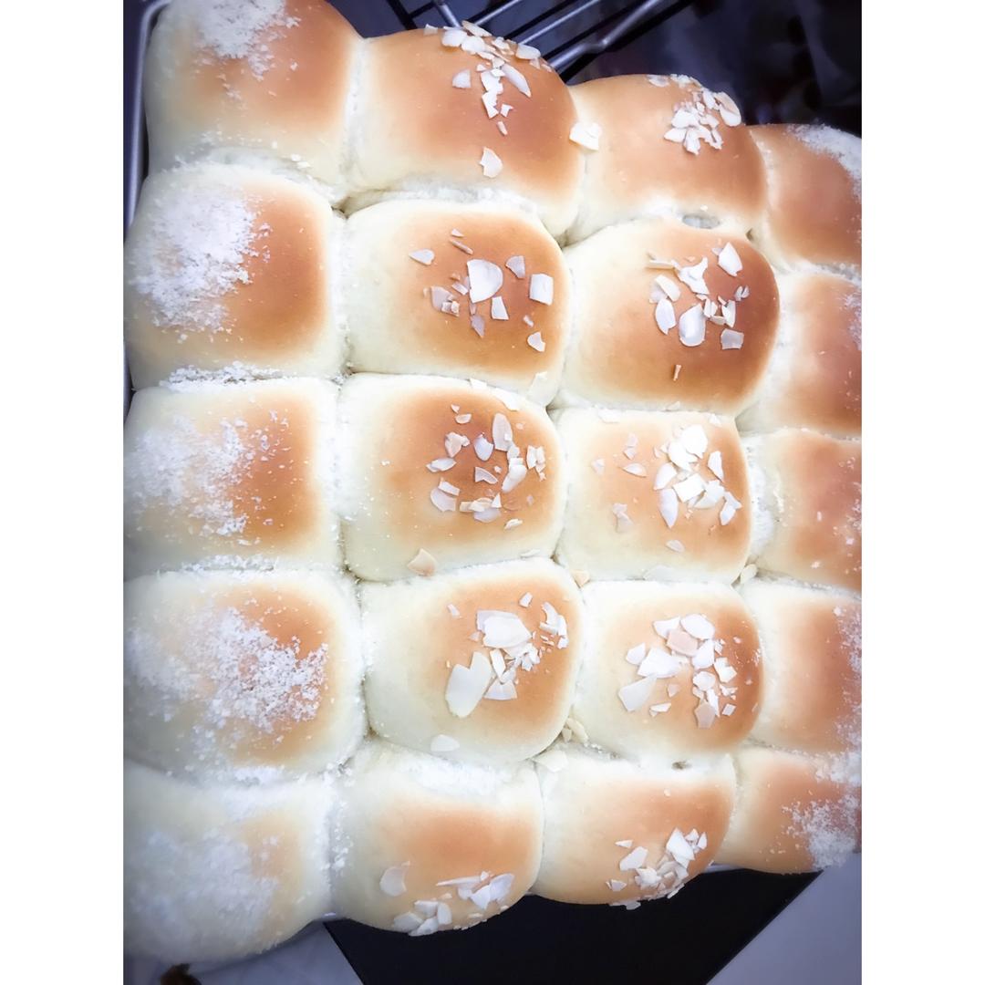 炼乳奶油餐包
