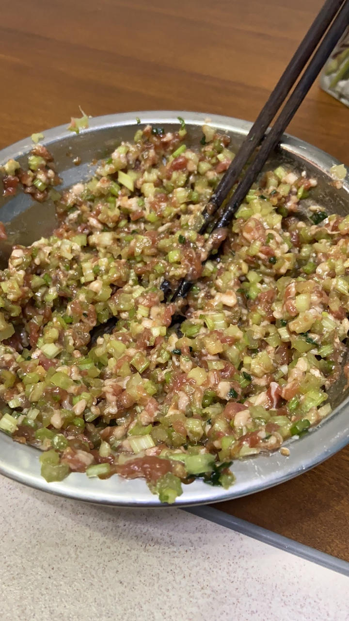㊙️一口爆汁‼️你一定要学会的芹菜猪肉馅饺子‼️