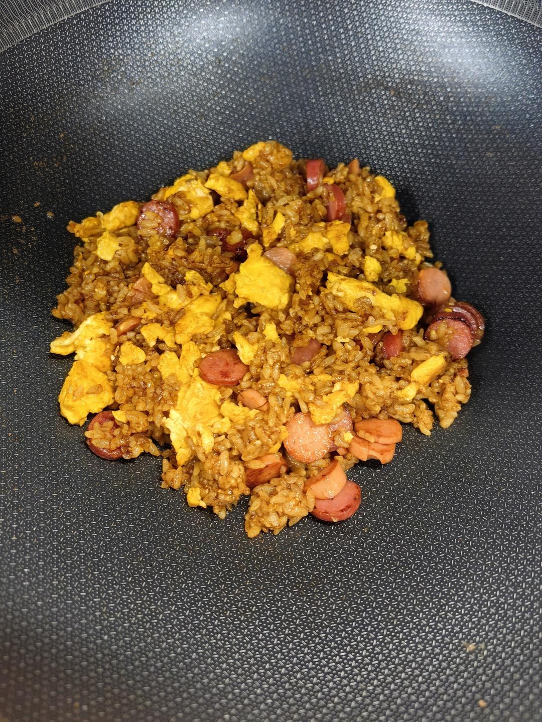 超级好吃的酱油火腿蛋炒饭！