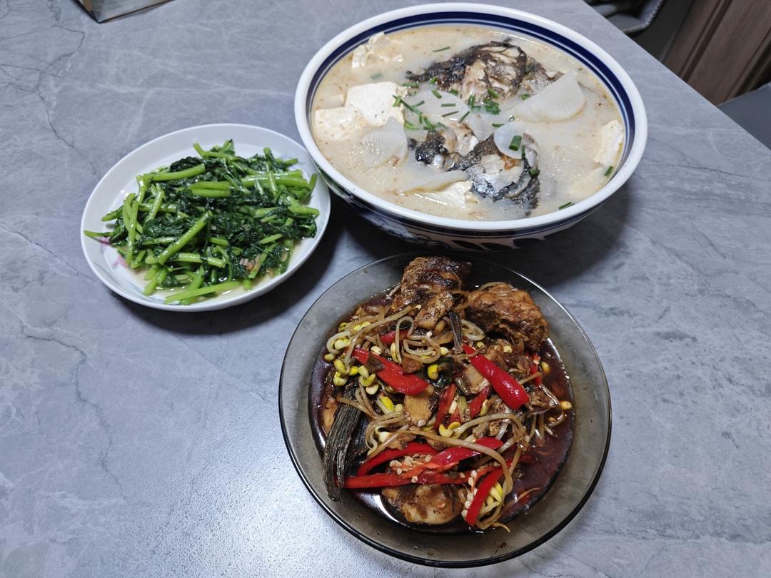 花鲢鱼头豆腐汤