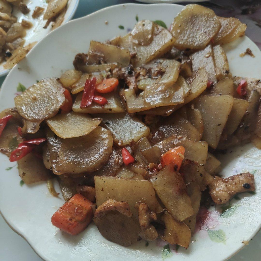 土豆片炒肉