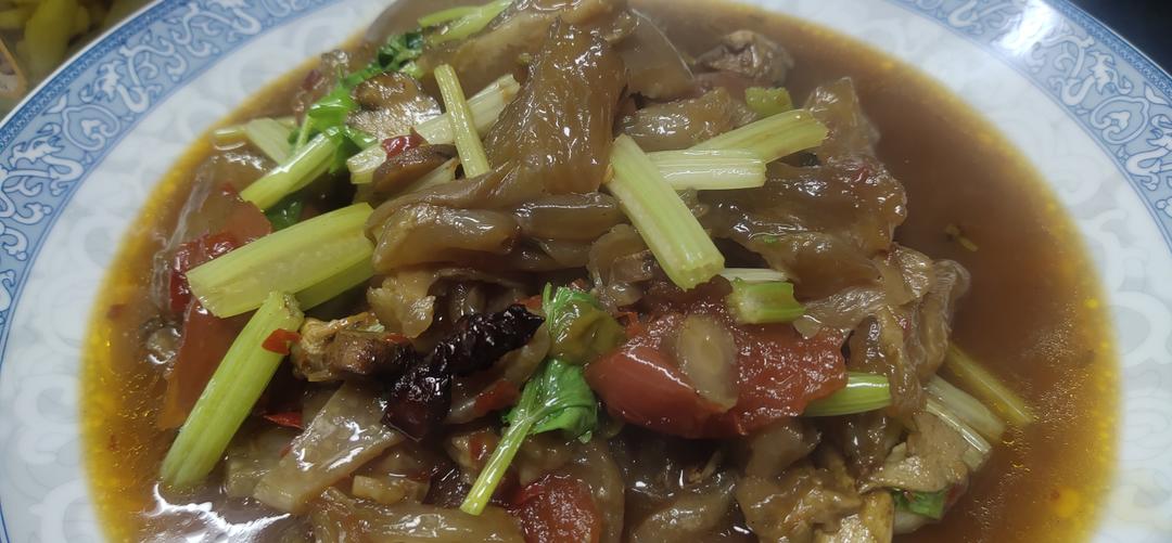 茄汁烩蹄筋